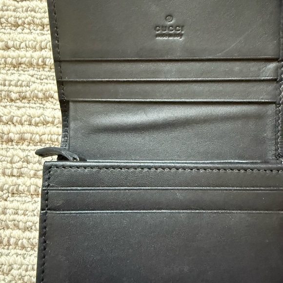 Gucci Bee Wallet - Picture 2 of 3